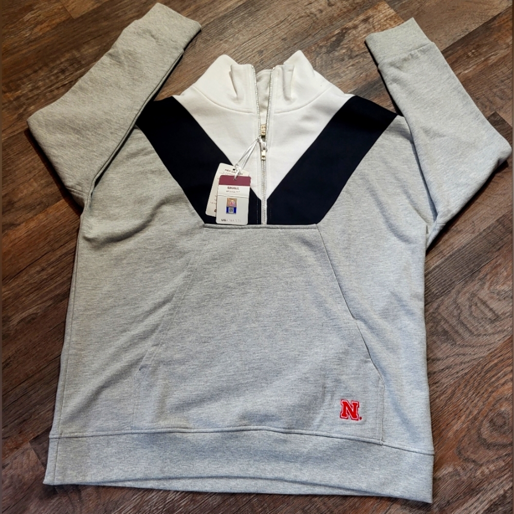 NCAA Nebraska Pullover Quarter Zip Sweatshirt NWT - SMALL - Picture 2 of 8